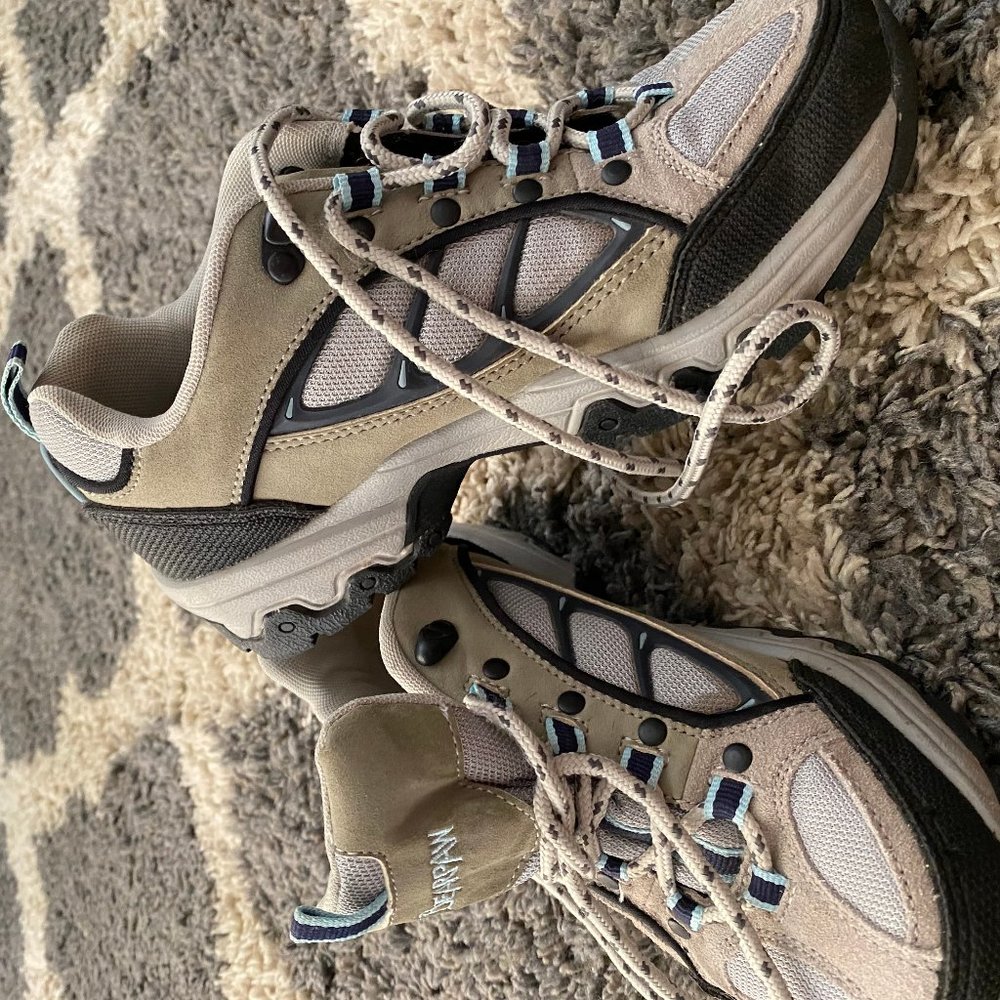 Bearpaw Juniper Lo Women's Waterproof Hiking Boots